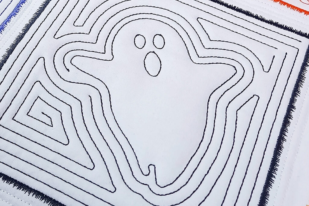 Free-Designs-Halloween-Quilt - ghost